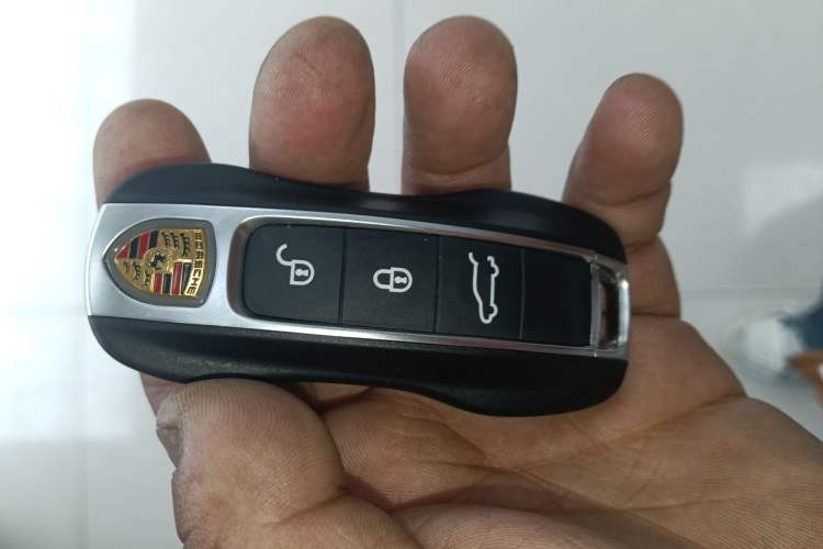 Used Porsche Cayenne E-Hybrid 2022 Cayenne E-Hybrid 2.0T Platinum Edition