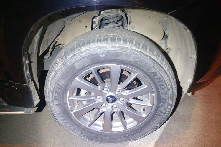 Used Mitsubishi Pajero  Right Front Wheel Hub