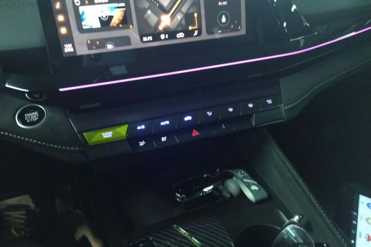 Used CHANGAN UNI-V 2022 1.5T Sport Edition
