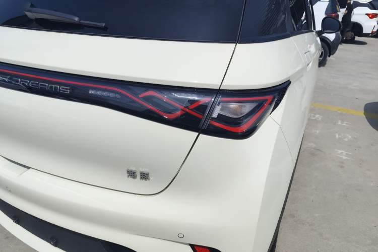 Used BYD Dolphin 2024 Honor Edition 420km Fashion Version Exterior 3