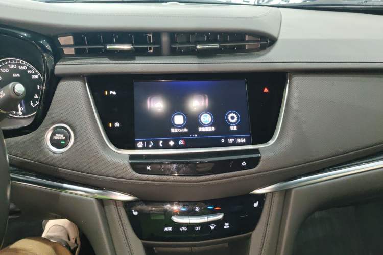 Used Cadillac XT5 2023 2.0T Two-Wheel-Drive Fashion Edition Audio And AC Panel