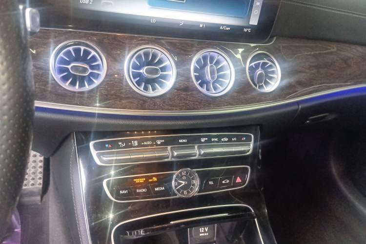 Used Mercedes-Benz E-Class 2017 E 200 Coupe Audio And AC Panel