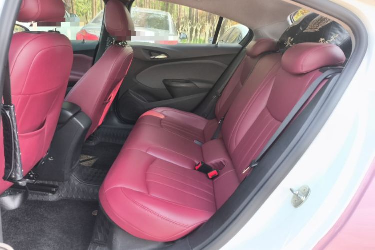 Used Chevrolet Cruze 2018 Hatchback 320 Automatic Pioneer Sunroof Edition Left Rear Seat