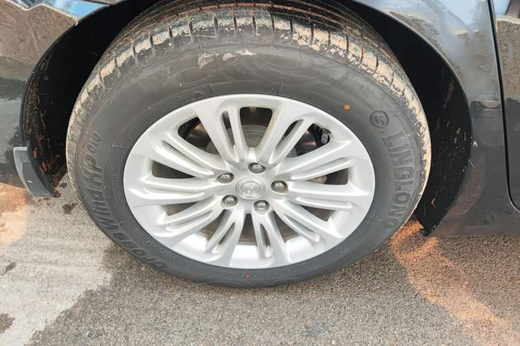 Used Buick LaCrosse 2018 20T Elite Edition Right Rear Wheel Hub