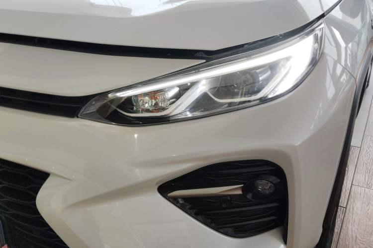 Used Toyota Wildlander 2023 Dual-Motor 2.5L E-CVT Four-Wheel Drive Prestige Edition Left Front Headlight