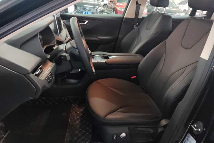 Used Hongqi E-QM5 2024 450km Range Commuter Version