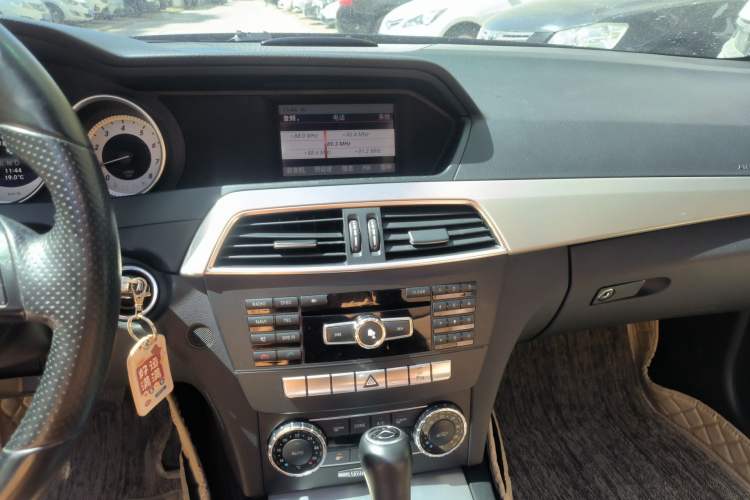 Used Mercedes-Benz C-Class 2011 C 200 Fashion Travel Edition Audio And AC Panel