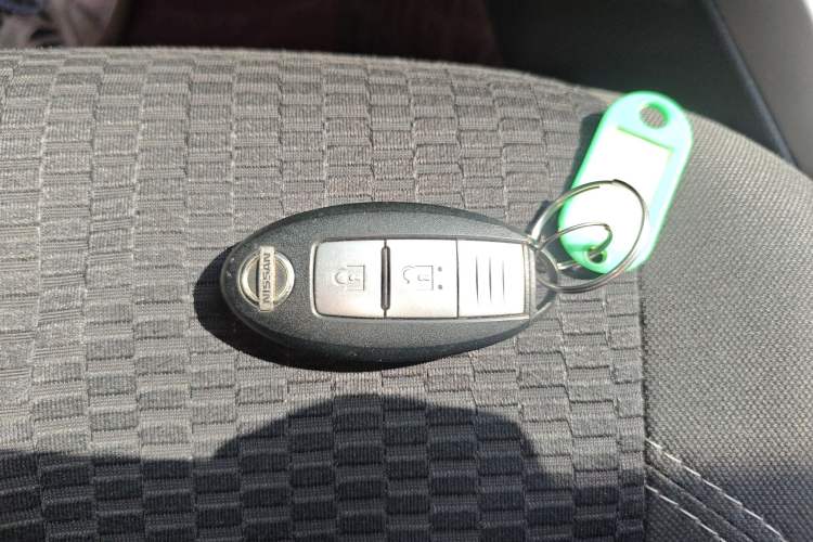 Used Nissan Navara 2021 2.5L Facelift Manual Two-Wheel Drive Comfort Version QR25
