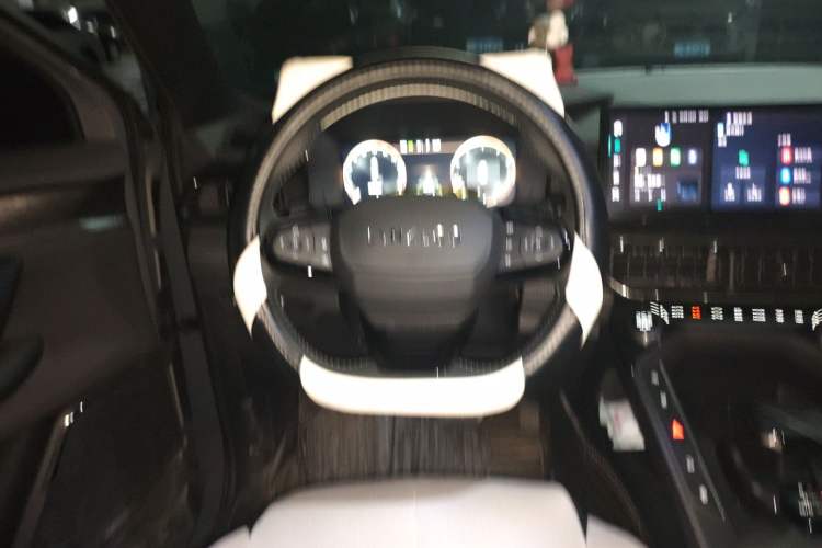 Used Lynk & Co 06 2023 Remix 1.5T JinPro
