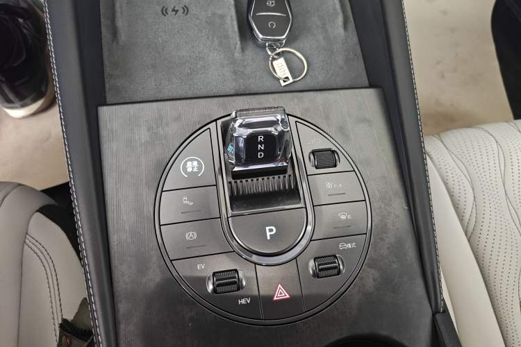 Used BYD Seal 06 New Energy 2024 DM-i 120KM Flagship Model Gear Lever