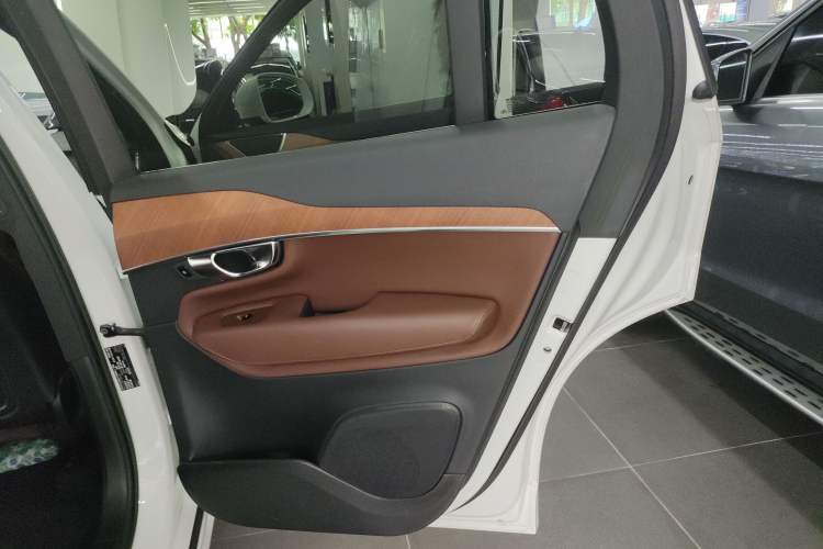 Used Volvo XC90 2023 B5 SmartDrive Luxury Edition 5 Seats
