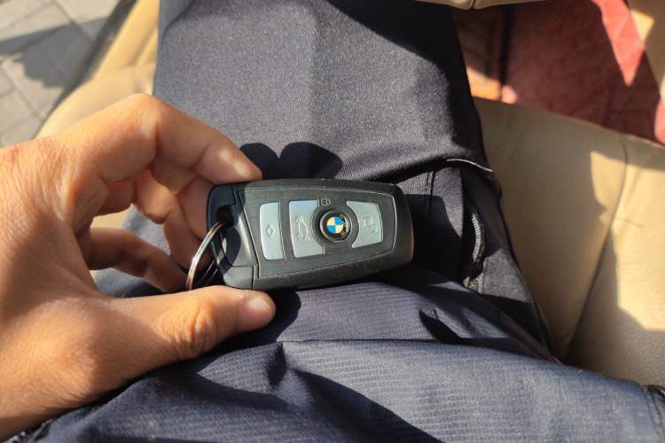 Used BMW 5 Series 2011 523Li Leading Model Vehicle Key