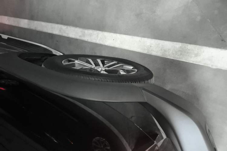 Used Haval DARGO 2022 1.5T DCT Two-Wheel Drive Border Collie Edition Left Front Wheel Hub