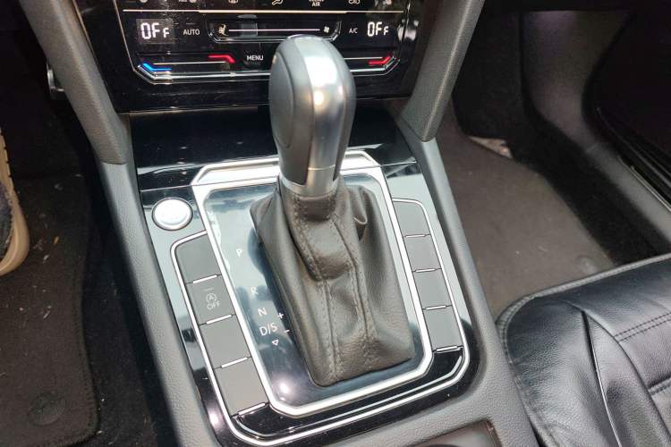 Used Volkswagen Magotan 2023 2 Million Units Limited Edition 330TSI DSG Leading Version