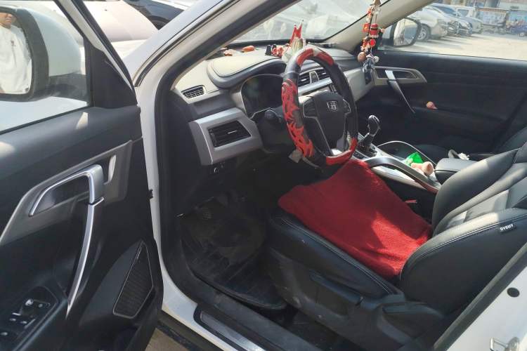 Used Geely Auto Emgrand X7 Sport 2016 2.0L Manual ZhiShang Version
