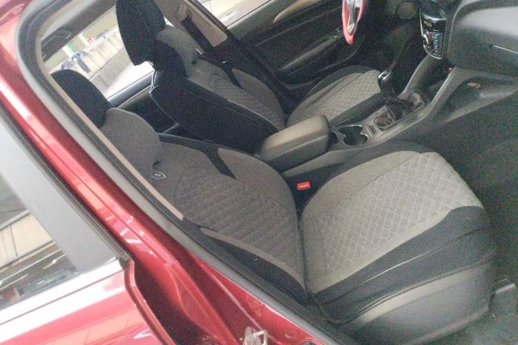 Used CHANGAN CS75 2016 2.0L Manual Luxury Version China IV Standard
