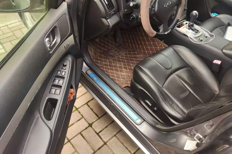 Used Infiniti G Series 2010 G25 Sedan Luxury Sport Edition Driver Seat