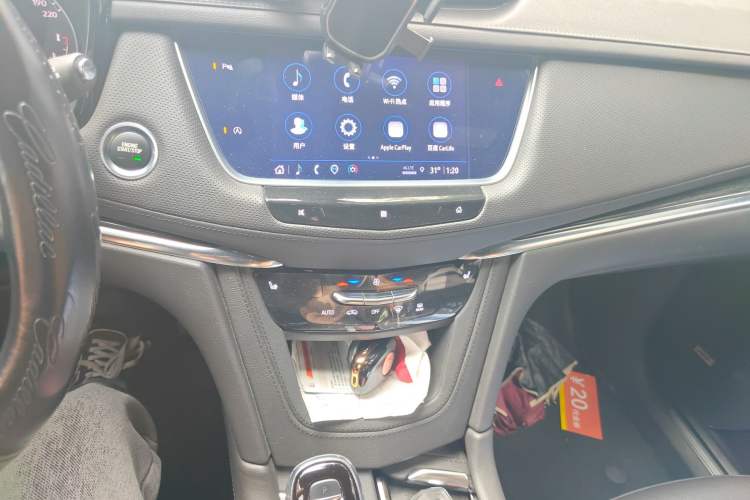 Used Cadillac XT5 2021 2.0T Two-Wheel Drive Luxury Version Audio And AC Panel