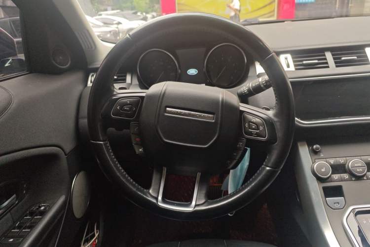 Used Land Rover Range Evoque 2017 2.0T PURE Style Edition Steering Wheel