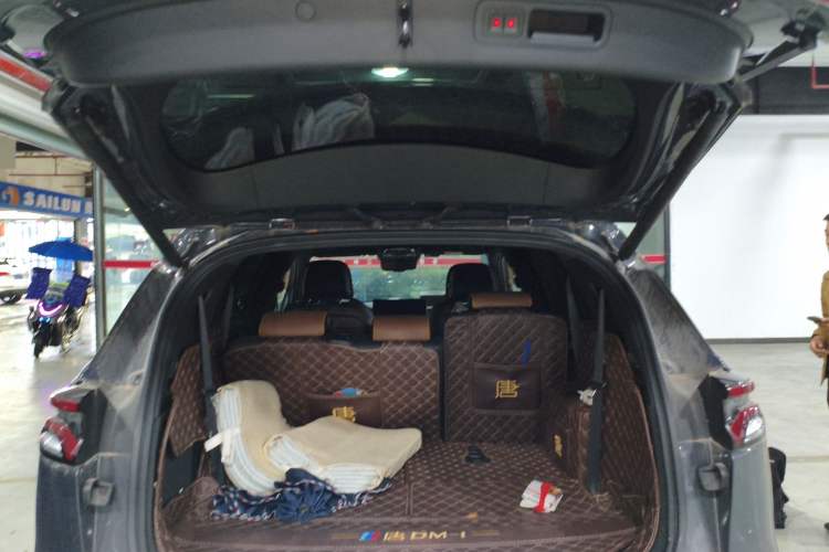 Used BYD Tang New Energy 2021 DM-i 112KM Prestige Model Trunk