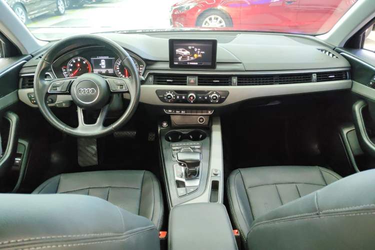 Used Audi A4L 2017 Plus 40 TFSI Ambition Model Center Console