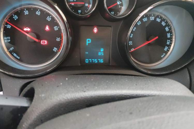 Used Buick Encore 2015 1.4T Automatic Two-Wheel Drive Urban Elite Version
