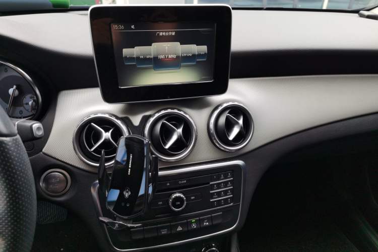 Used Mercedes-Benz GLA 2016 GLA 200 Sport Edition Audio And AC Panel