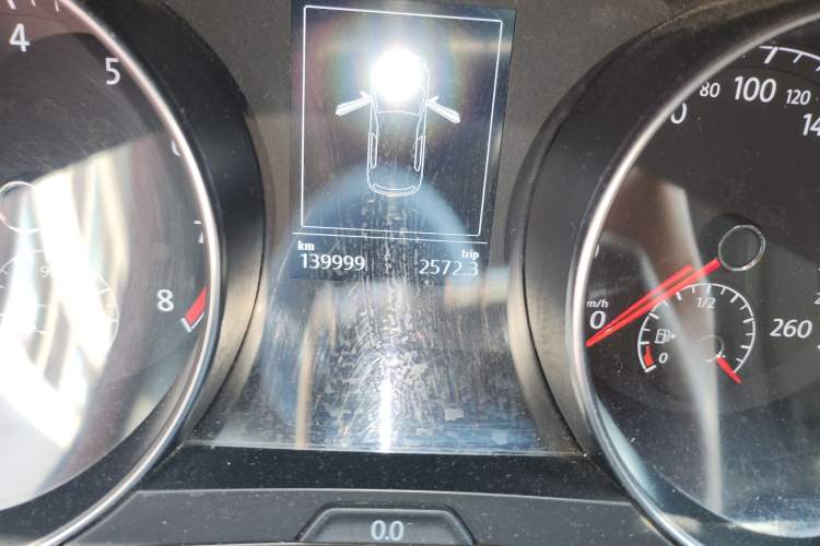 Used Volkswagen Golf Sportsvan 2016 230TSI Automatic Luxury Version Odometer Close Up