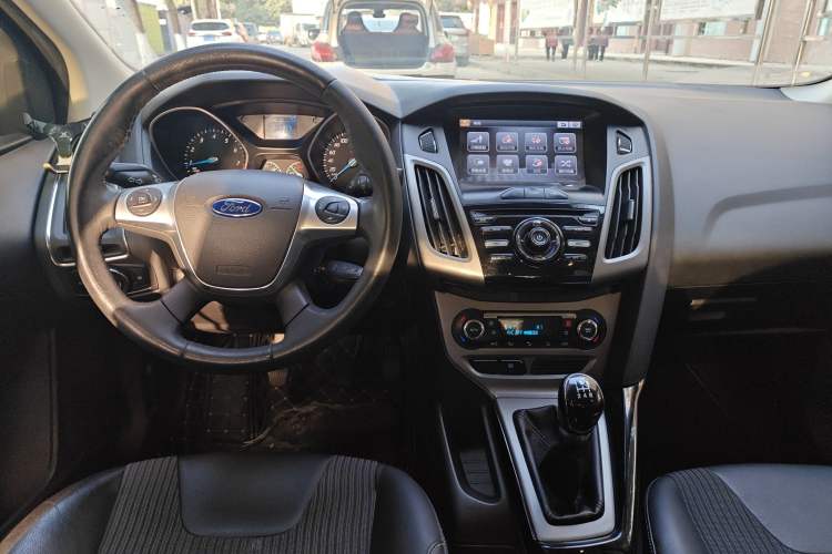 Used Ford Focus 2012 Sedan 1.6L Manual Fashion Edition