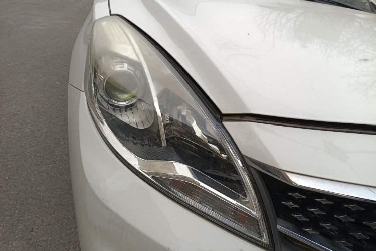 Used Haima Fumei F5 2018 1.6L Automatic Luxury Model Right Front Headlight