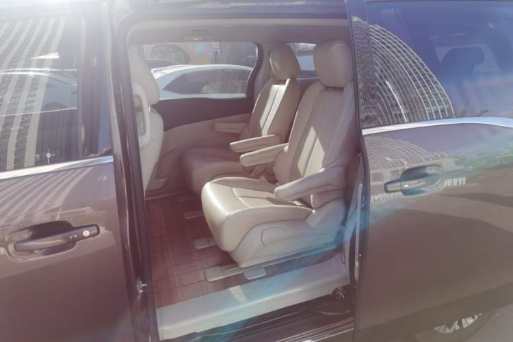 Used Buick GL8 2023 Land Executive Class Smart Enjoyment Model Left Rear Seat