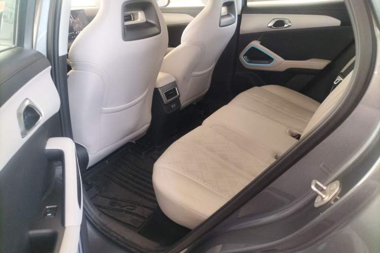 Used BYD Yuan UP 2025 Intelligent Driving Version 401 km Beyond-Range Edition