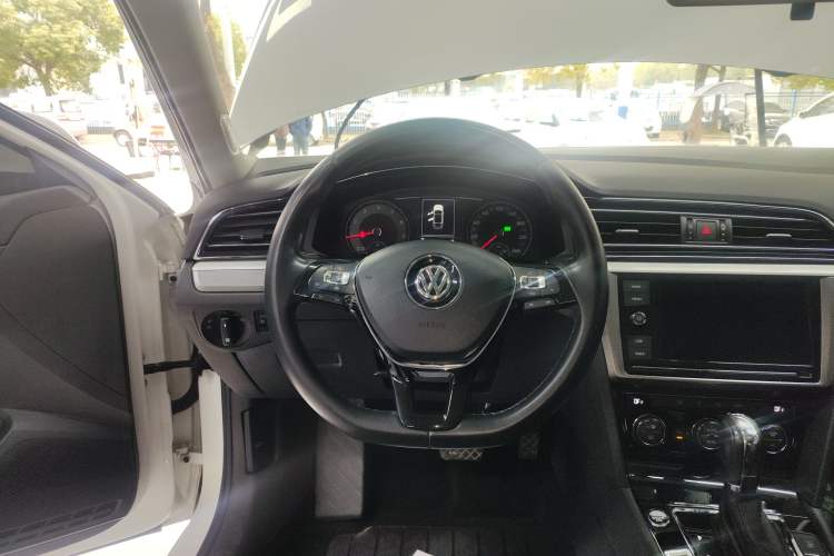 Used Volkswagen Lamando 2019 280TSI DSG Comfort Edition China VI standard
