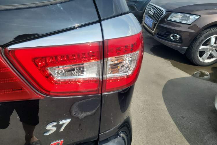 Used BYD S7 2016 1.5T Manual Luxury Edition
