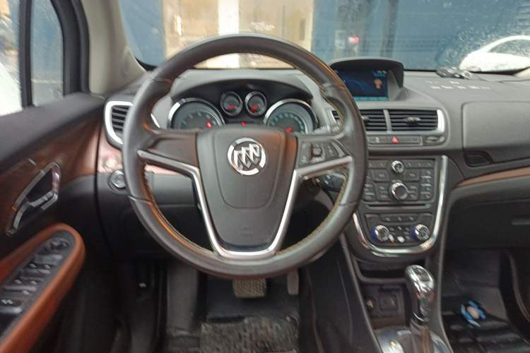 Used Buick Encore 2013 1.4T Automatic Two-Wheel Drive Leading Model Steering Wheel