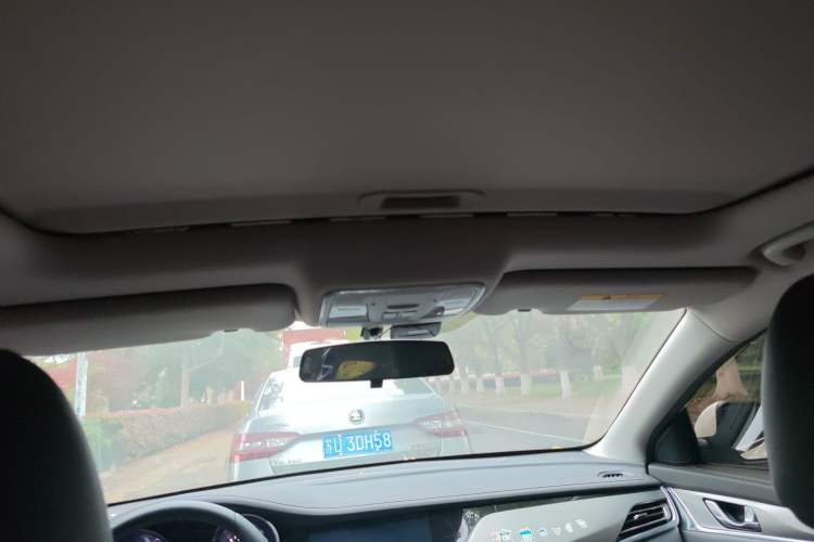 Used CHANGAN Eado 2019 High-Energy Edition 1.6L GDI Manual Pioneer Model China VI Standard Headliner