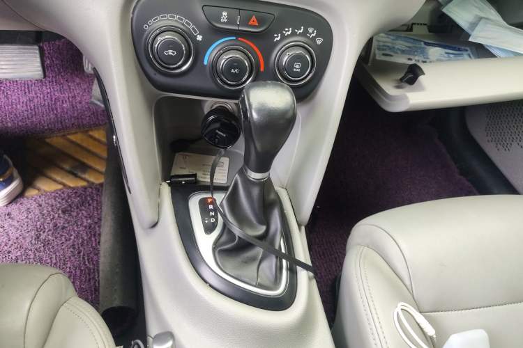 Used Fiat Ottimo 2014 1.4T Automatic Comfort Edition Gear Lever