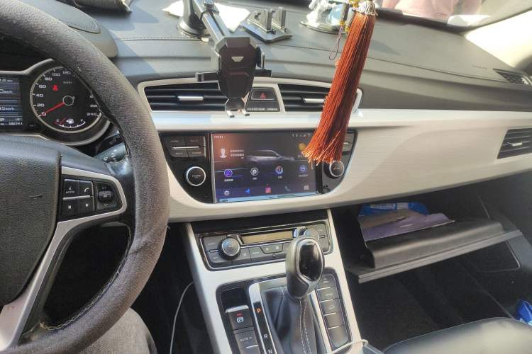 Used Geely Auto Emgrand X7 Sport 2018 1.8TD Automatic Two-Wheel Drive Zhiya Model