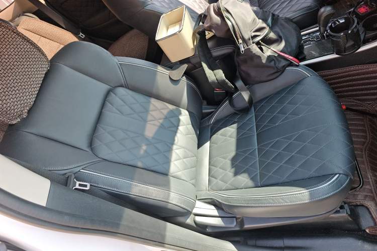 Used Mitsubishi Outlander 2020 2.4L 4x4 Zhi Xiang Edition 5 Seats Right Front Seat