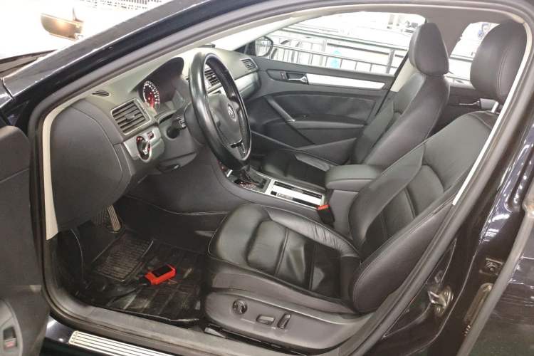 Used Volkswagen Passat 2014 1.8TSI DSG Prestige Navigation Edition
