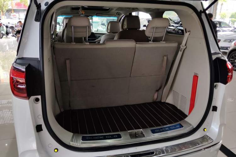 Used Buick GL8 2021 ES Landtrek 653T Comfort Edition