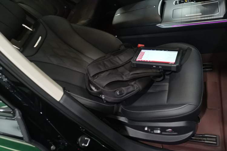 Used Hongqi HS7 PHEV 2024 2.0T PHEV Four-Wheel Drive Flagship Edition 6 Seats
