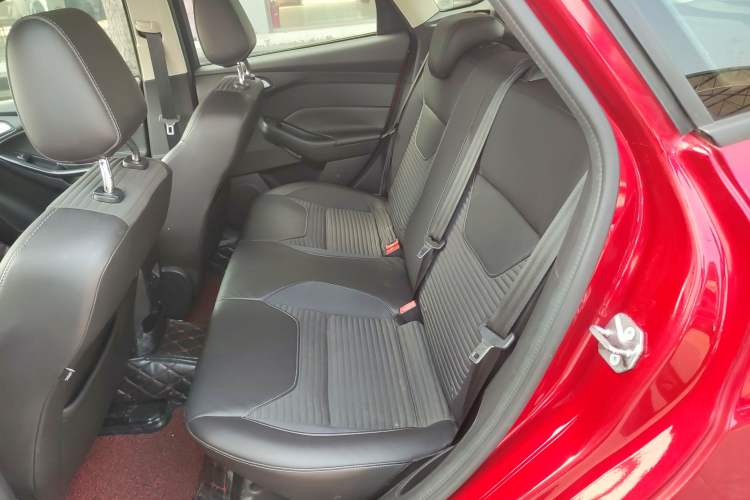 Used Ford Focus 2015 Hatchback 1.6L Automatic Fashion Edition