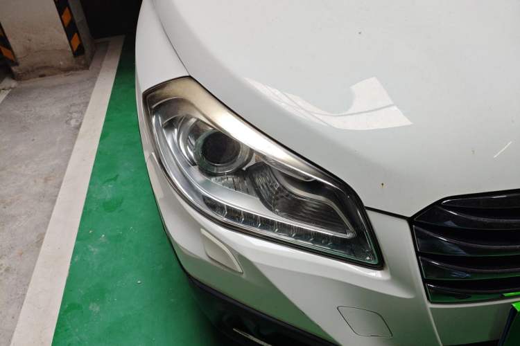 Used Suzuki S-Cross 2014 1.6L CVT Four-Wheel Drive Luxury Version Right Front Headlight