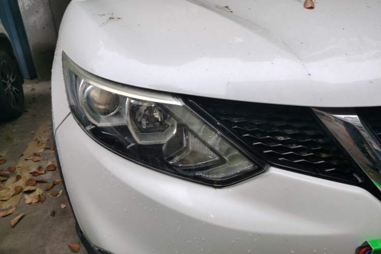 Used Nissan Qashqai 2016 2.0L CVT Elite Edition Right Front Headlight