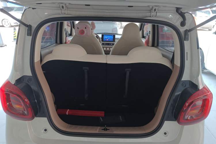 Used Wuling Hongguang MINIEV 2025 Four-Door Version Zhenxiang+ Edition Trunk