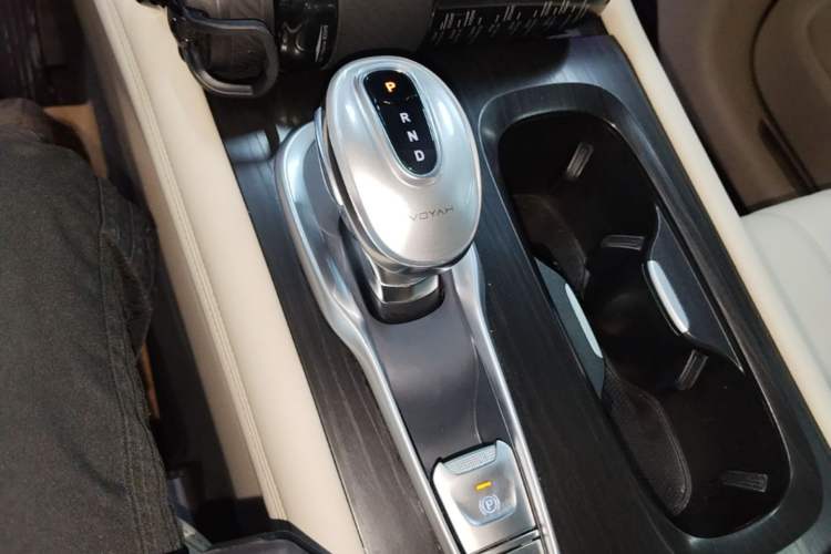 Used VOYAH Dream 2024 PHEV Extended-Range Premium Edition Gear Lever