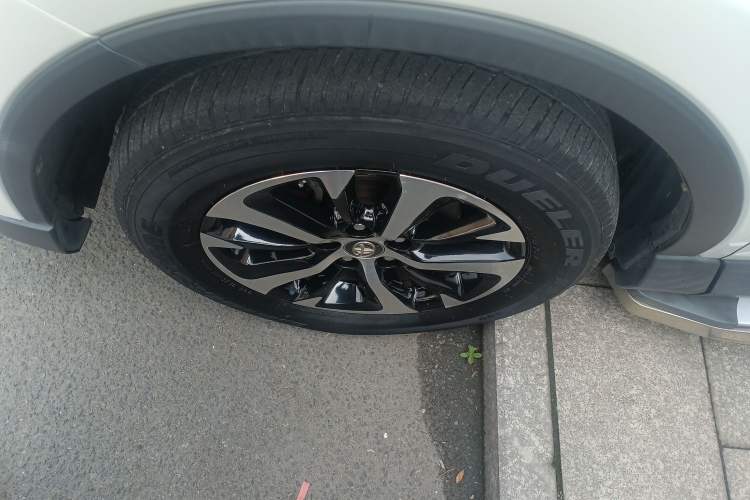 Used Toyota RAV4 2016 2.0L CVT Two-Wheel Drive Fashion Edition China V Standard
