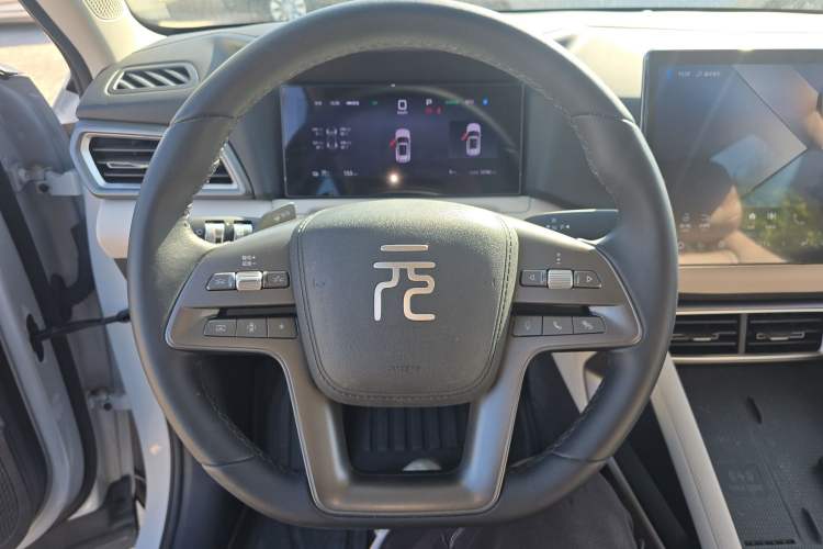 Used BYD Yuan UP 2025 Intelligent Driving Version 401 km Leading Edition