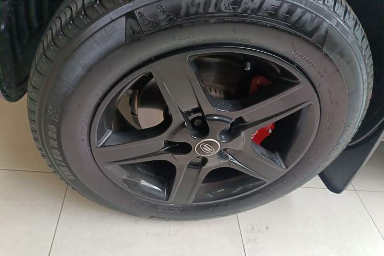 Used Land Rover Defender 2023 90 2.0T P300 SE
